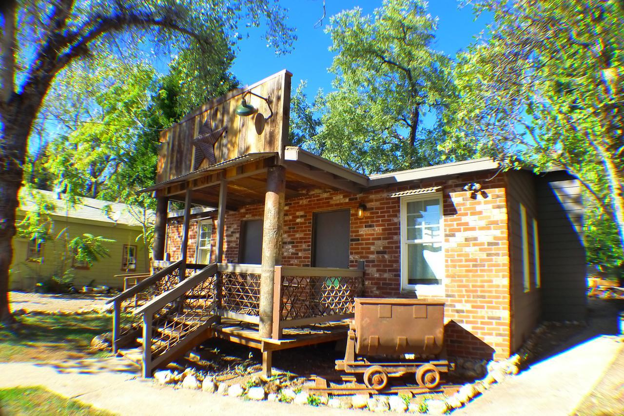 Miner'S Camp Motel Foresthill Exterior foto