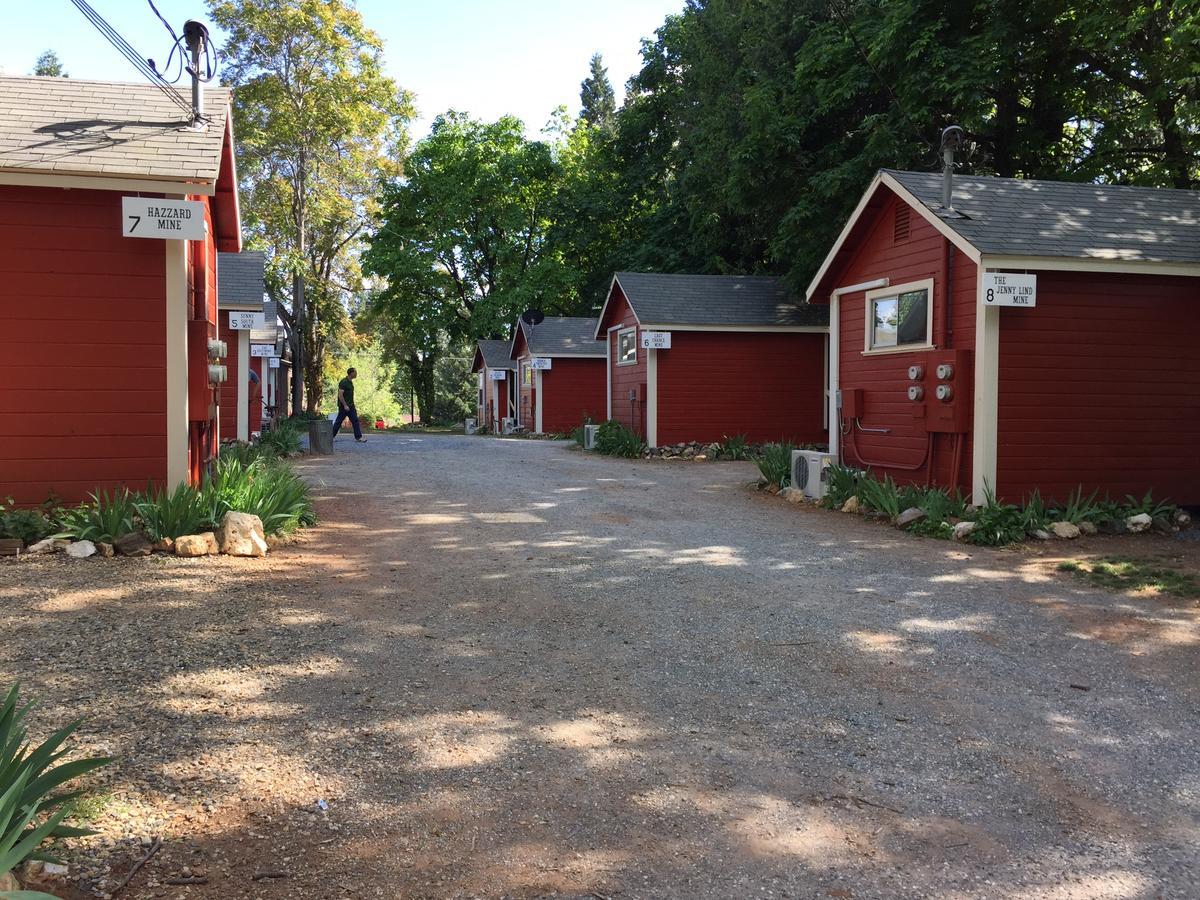 Miner'S Camp Motel Foresthill Exterior foto