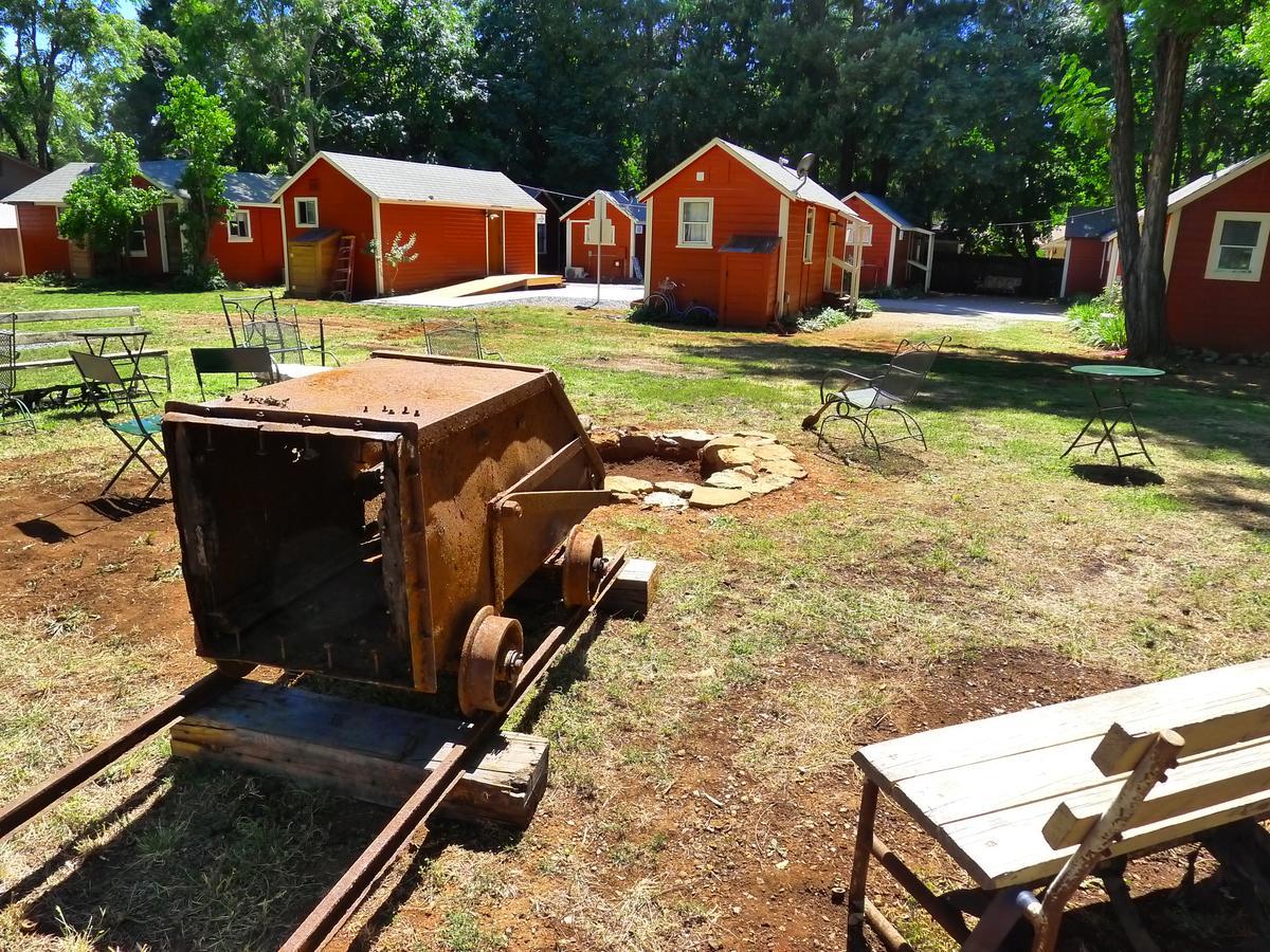 Miner'S Camp Motel Foresthill Exterior foto