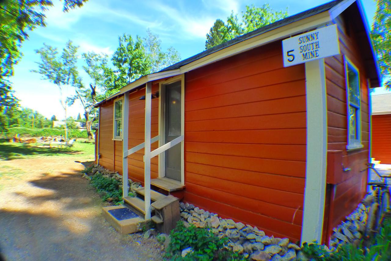 Miner'S Camp Motel Foresthill Exterior foto
